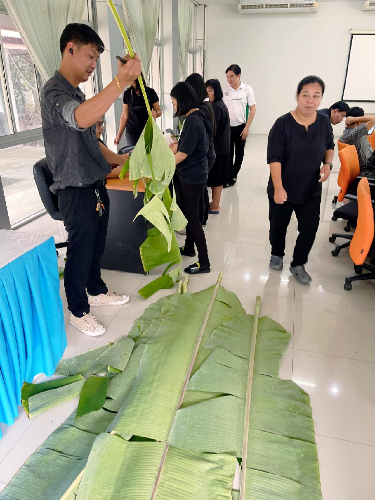 title - ส.ป.ก.ปทุมธานี ร่วมสืบสานประเพณีไทยในวันลอยกระทง #ฝีมือร้ายกาจไม่ธรรมดานะพวกเรา ชาว ส.ป.ก.ปทุม